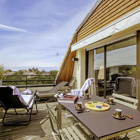 Apartment Rooftop Sea View T4 *